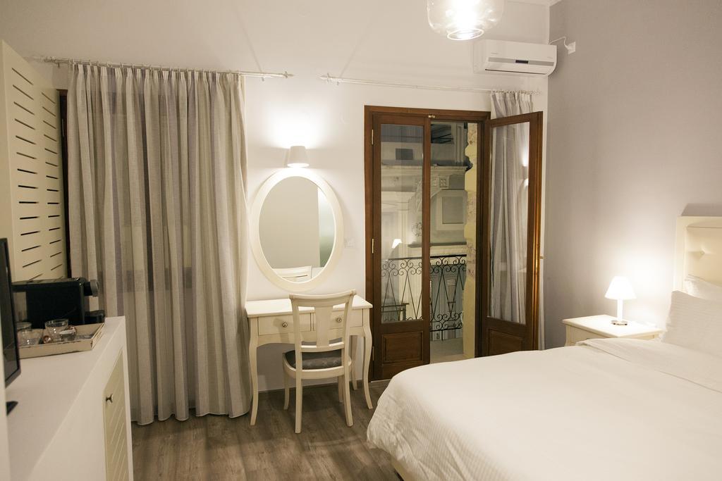 Shalom Luxury Rooms Kondilaki Chania  Værelse billede